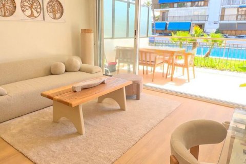 Apartment for sale in Alicante, Spain 3 bedrooms, 136 sq.m. No. 193610 - photo 2