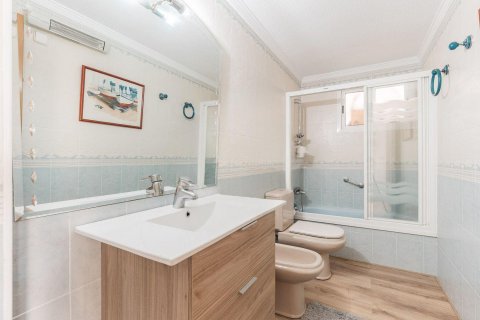 Apartment for sale in Alicante, Spain 3 bedrooms, 166 sq.m. No. 193611 - photo 16