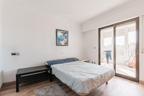 Apartment for sale in Alicante, Spain 3 bedrooms, 166 sq.m. No. 193611 - photo 11