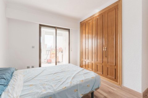Apartment for sale in Alicante, Spain 3 bedrooms, 166 sq.m. No. 193611 - photo 13