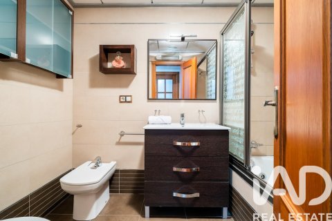 Apartament w Torrevieja, Alicante, Hiszpania 3 sypialnie, 125 mkw. nr 152443 – zdjęcie 15