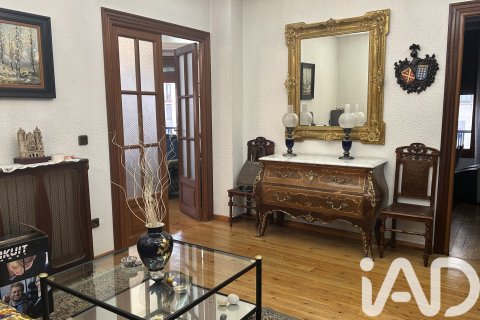 Apartment for sale in Leon, Spain 5 bedrooms, 220 sq.m. No. 152446 - photo 7