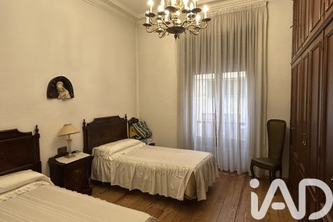 Apartment for sale in Leon, Spain 5 bedrooms, 220 sq.m. No. 152446 - photo 12