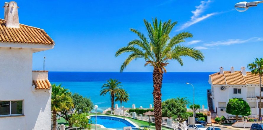 Tvåvåningslägenhet i Dehesa De Campoamor, Alicante, Spanien 3 sovrum, 99 kvm. Nr. 180997