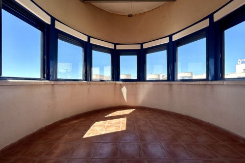 Tvåvåningslägenhet till salu i Cabo Roig, Alicante, Spanien 3 sovrum, 139 kvm. Nr. 180995 - foto 18