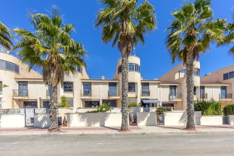 Tvåvåningslägenhet till salu i Cabo Roig, Alicante, Spanien 3 sovrum, 139 kvm. Nr. 180995 - foto 3