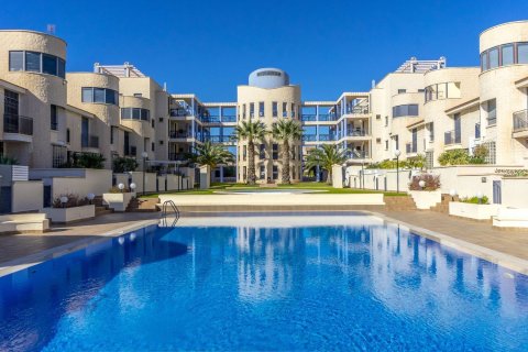 Tvåvåningslägenhet i Cabo Roig, Alicante, Spanien 3 sovrum, 139 kvm. Nr. 180995