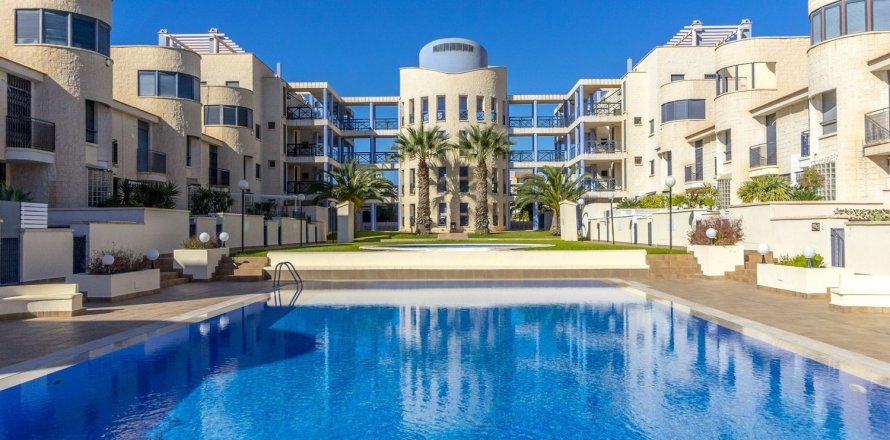 Tvåvåningslägenhet i Cabo Roig, Alicante, Spanien 3 sovrum, 139 kvm. Nr. 180995