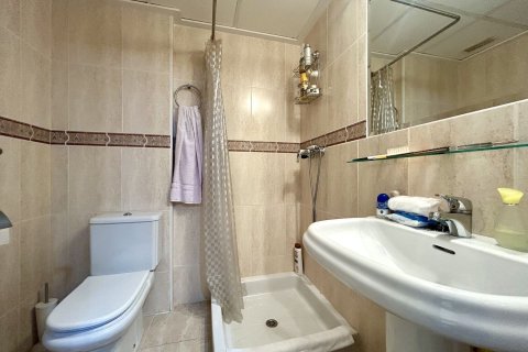 Tvåvåningslägenhet till salu i Cabo Roig, Alicante, Spanien 3 sovrum, 139 kvm. Nr. 180995 - foto 16