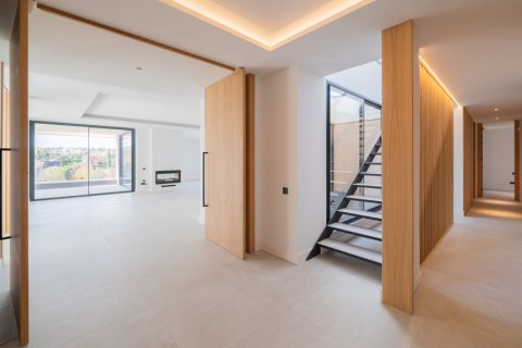 Villa for sale Ciudalcampo, Madrid, Spain 6 bedrooms, 1.07 sq.m. No. 108203 - photo 10