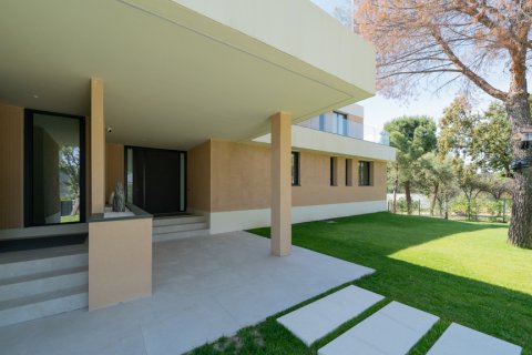 Villa for sale in Ciudalcampo, Madrid, Spain 6 bedrooms, 1068 sq.m. No. 108203 - photo 9