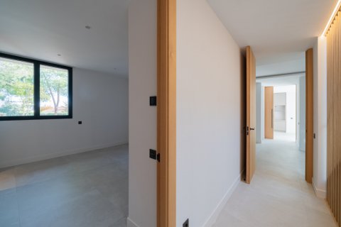 Villa for sale Ciudalcampo, Madrid, Spain 6 bedrooms, 1.07 sq.m. No. 108203 - photo 11