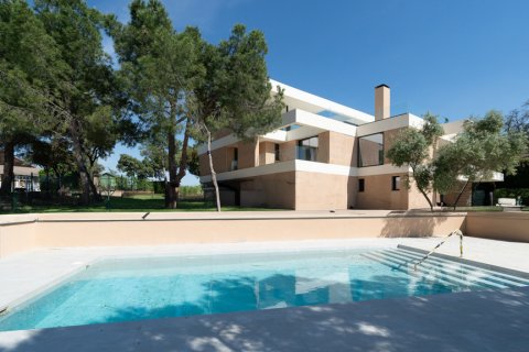 Villa for sale in Ciudalcampo, Madrid, Spain 6 bedrooms, 1068 sq.m. No. 108203 - photo 10
