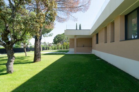 Villa for sale in Ciudalcampo, Madrid, Spain 6 bedrooms, 1068 sq.m. No. 108203 - photo 6