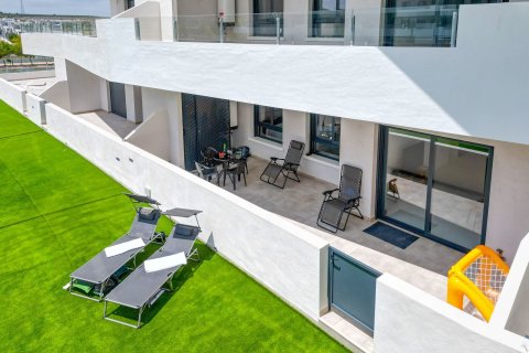 Apartamento en San Miguel de Salinas, Alicante, España 75 m2 No. 182516