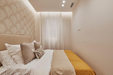 Продажа квартиры в Мадрид, Испания 2 спальни, 44м2 №179880 - фото 16