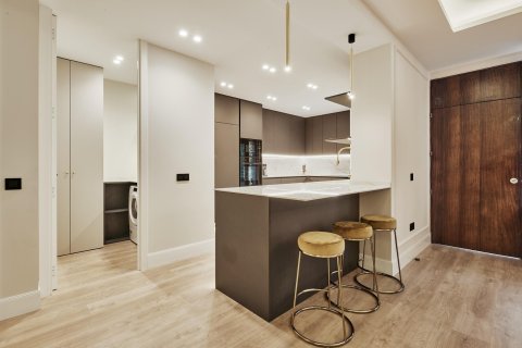 Dzīvoklis pārdošanā Madrid, Spānijā 3 istabas, 128 m2 Nr. 179879 - attēls 9