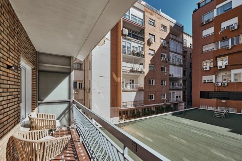 Apartament w Madrid, Hiszpania 3 sypialnie, 86 mkw. nr 179877 – zdjęcie 23