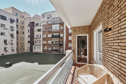 Apartament w Madrid, Hiszpania 3 sypialnie, 86 mkw. nr 179877 – zdjęcie 24