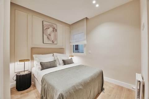 Apartament w Madrid, Hiszpania 3 sypialnie, 95 mkw. nr 179876 – zdjęcie 16