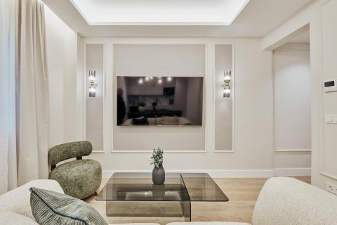 Apartament w Madrid, Hiszpania 3 sypialnie, 95 mkw. nr 179876 – zdjęcie 2