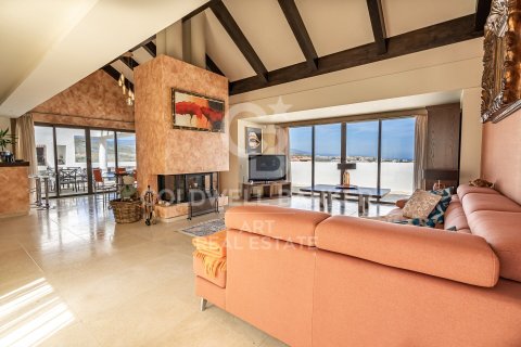 Penthouse for sale in Benahavis, Malaga, Spain 3 bedrooms, 221 sq.m. No. 157352 - photo 1