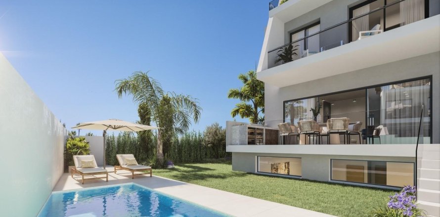 Villa a Estepona, Malaga, Spagna 3 camere da letto, 343 mq. N° 169351