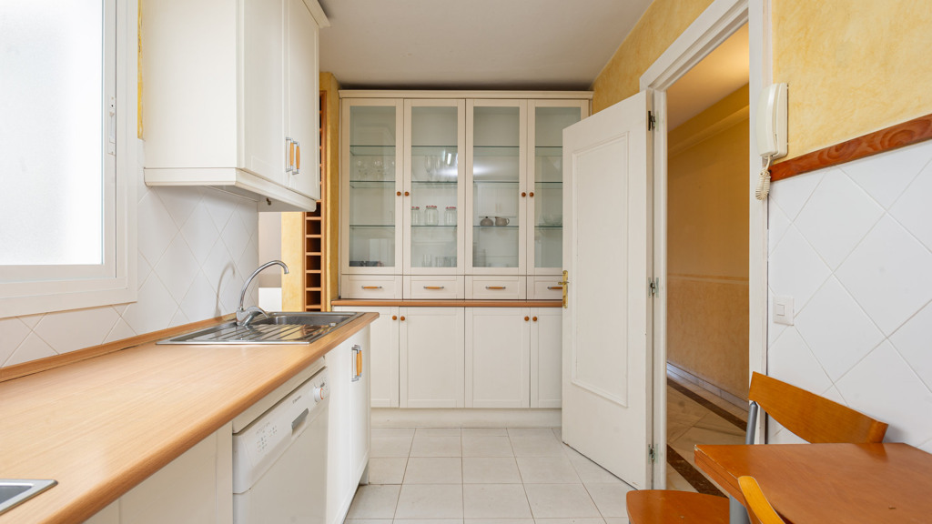 Appartamento a Marbella, Malaga, Spagna 4 camere da letto, 144 mq. N° 108128