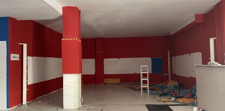 Liikekiinteistö Salou, Tarragona, Espanja 155 m2 No. 185794