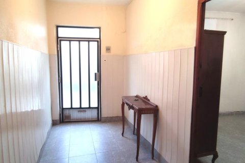 House for sale in Sant Joan de Moro, Castellon, Spain 4 bedrooms, 203 sq.m. No. 185796 - photo 2