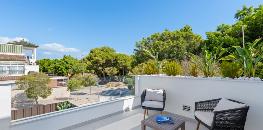 Villa à Pilar de la Horadada, Alicante, Espagne 4 chambres, 173.4 m2 No. 173753