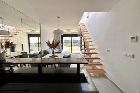 Продажа квартиры в Аликанте, Испания 2 спальни, 80м2 №119919 - фото 15
