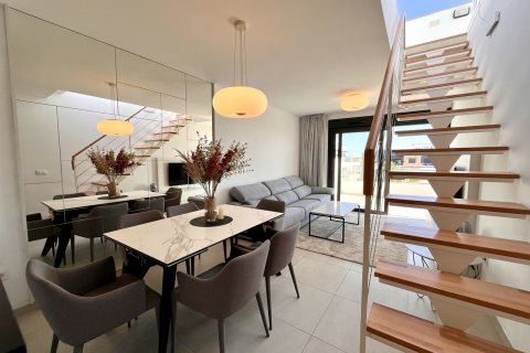 Продажа квартиры в Аликанте, Испания 2 спальни, 80м2 №119919 - фото 4