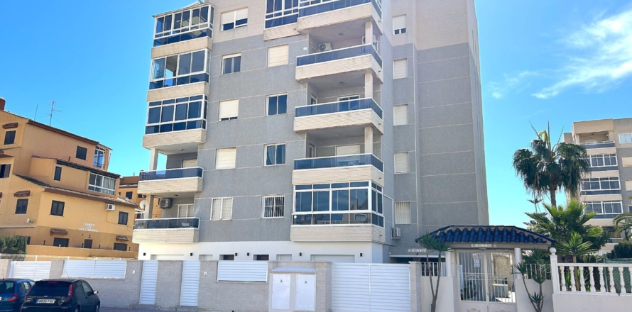 Apartament w Torrevieja, Alicante, Hiszpania 3 sypialnie, 110 mkw. nr 156276