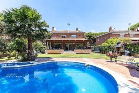 Hus till salu i Gava, Barcelona, Spanien 7 sovrum, 494 kvm. Nr. 140720 - foto 1