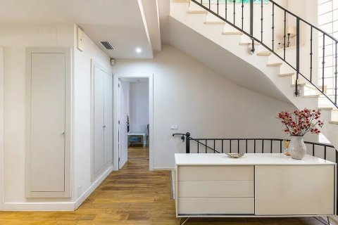 Hus till salu i Gava, Barcelona, Spanien 7 sovrum, 494 kvm. Nr. 140720 - foto 8