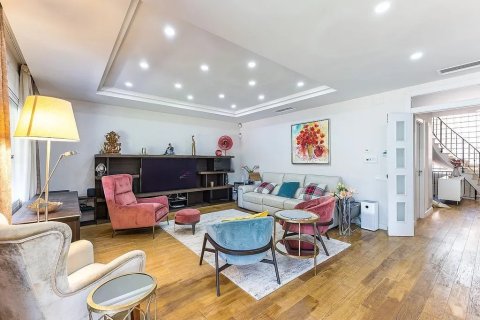 Hus till salu i Gava, Barcelona, Spanien 7 sovrum, 494 kvm. Nr. 140720 - foto 2