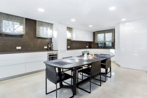 Hus till salu i Gava, Barcelona, Spanien 6 sovrum, 400 kvm. Nr. 140719 - foto 10