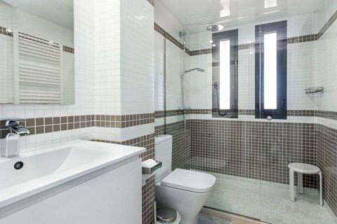 Hus till salu i Gava, Barcelona, Spanien 6 sovrum, 400 kvm. Nr. 140719 - foto 22