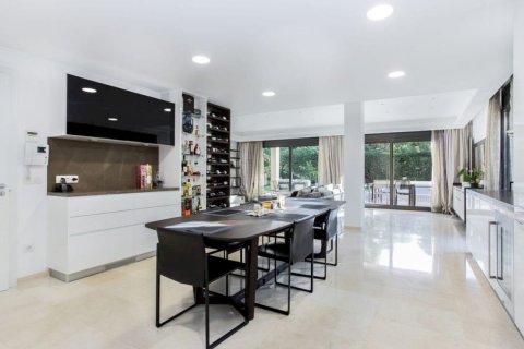 Hus till salu i Gava, Barcelona, Spanien 6 sovrum, 400 kvm. Nr. 140719 - foto 8