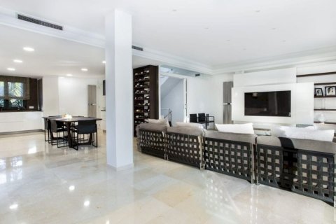 Hus till salu i Gava, Barcelona, Spanien 6 sovrum, 400 kvm. Nr. 140719 - foto 12