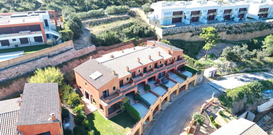 Radhus i Begur, Girona, Spanien 3 sovrum, 226 kvm. Nr. 140718