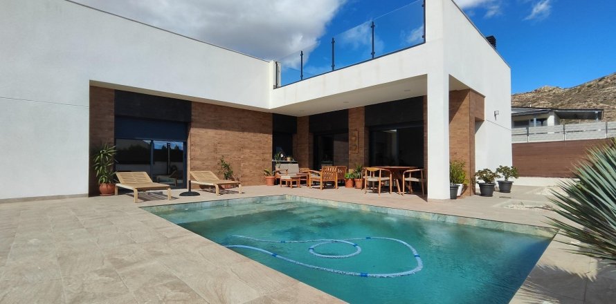 Villa Pinoso, Alicante, Spain 3 bedrooms, 127 sq.m. No. 135281