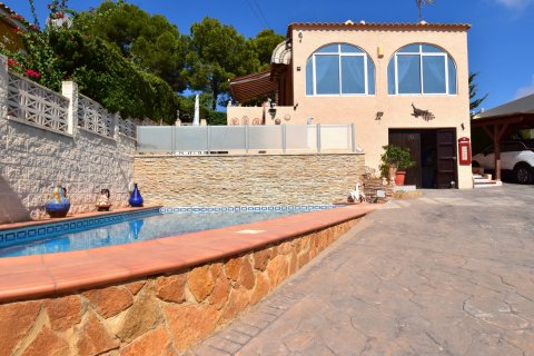 Villa for sale in Alicante, Spain 3 bedrooms, 90 sq.m. No. 137956 - photo 1