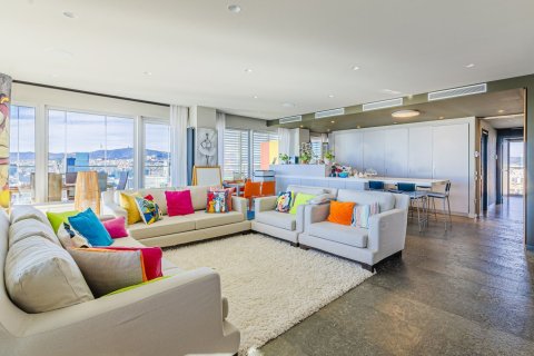 Huoneisto myytävänä Barcelona, Espanja, 3 makuuhuonetta, 187 m2 No. 154585 - kuva 12