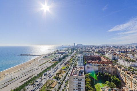 Huoneisto myytävänä Barcelona, Espanja, 3 makuuhuonetta, 187 m2 No. 154585 - kuva 2