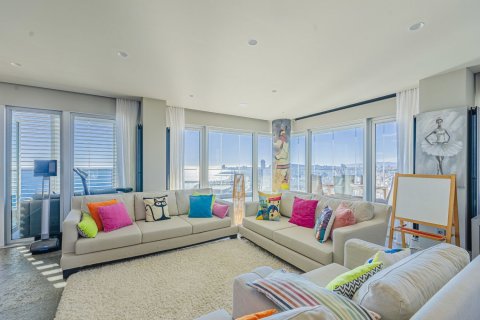 Huoneisto myytävänä Barcelona, Espanja, 3 makuuhuonetta, 187 m2 No. 154585 - kuva 10