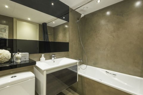Huoneisto myytävänä Barcelona, Espanja, 3 makuuhuonetta, 187 m2 No. 154587 - kuva 14