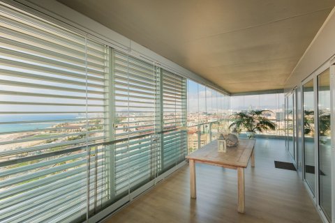 Huoneisto myytävänä Barcelona, Espanja, 3 makuuhuonetta, 187 m2 No. 154587 - kuva 6