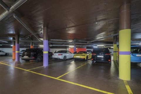 Huoneisto myytävänä Barcelona, Espanja, 3 makuuhuonetta, 187 m2 No. 154587 - kuva 26